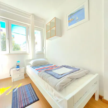 Janet Apartment